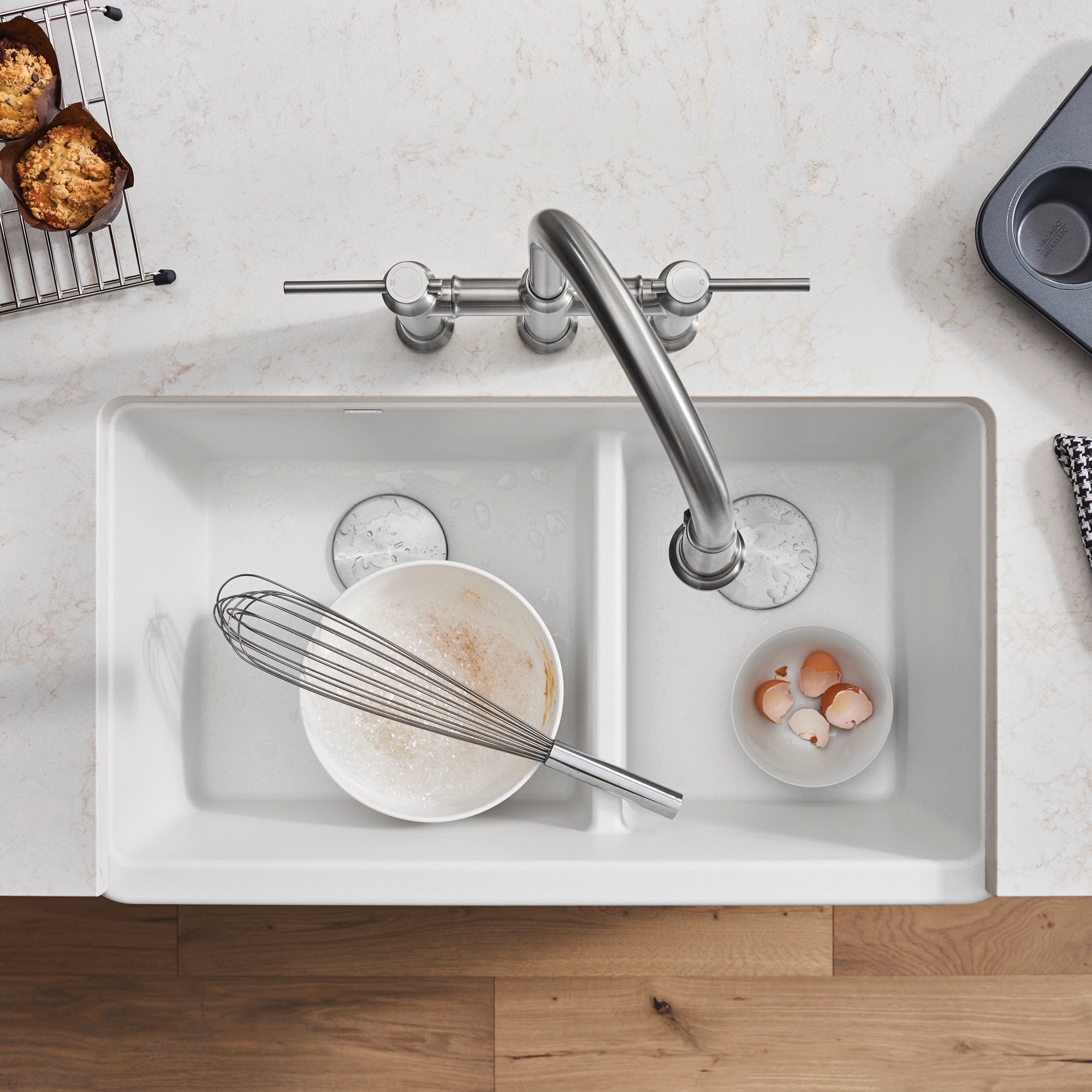 Blanco - 402337 - Ikon SILGRANIT 33" Double Bowl Apron-Front Farmhouse Sink with Low Divide - White - Beauty Shot 5