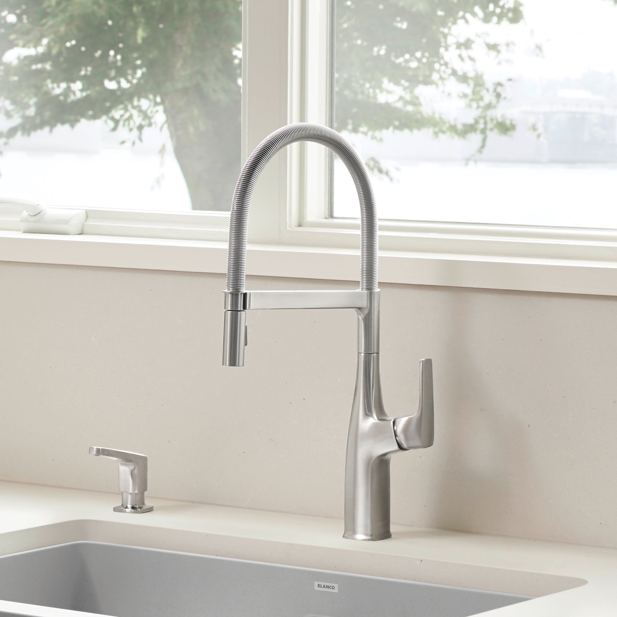 Blanco - 442676 - Rivana Semi-Pro Pull-Down Dual-Spray Kitchen Faucet - PVD Steel - Beauty Shot 9