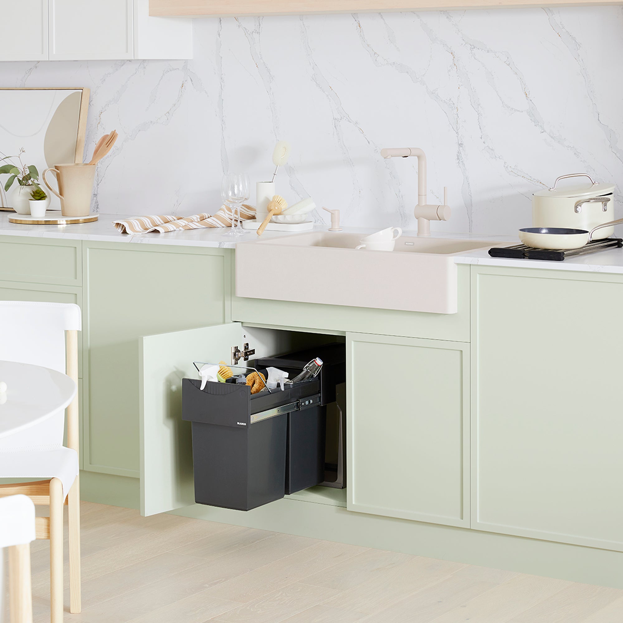 Blanco - 402900 - Vintera SILGRANIT 30" Single Bowl Apron-Front Farmhouse Sink - Soft White - Beauty Shot 11