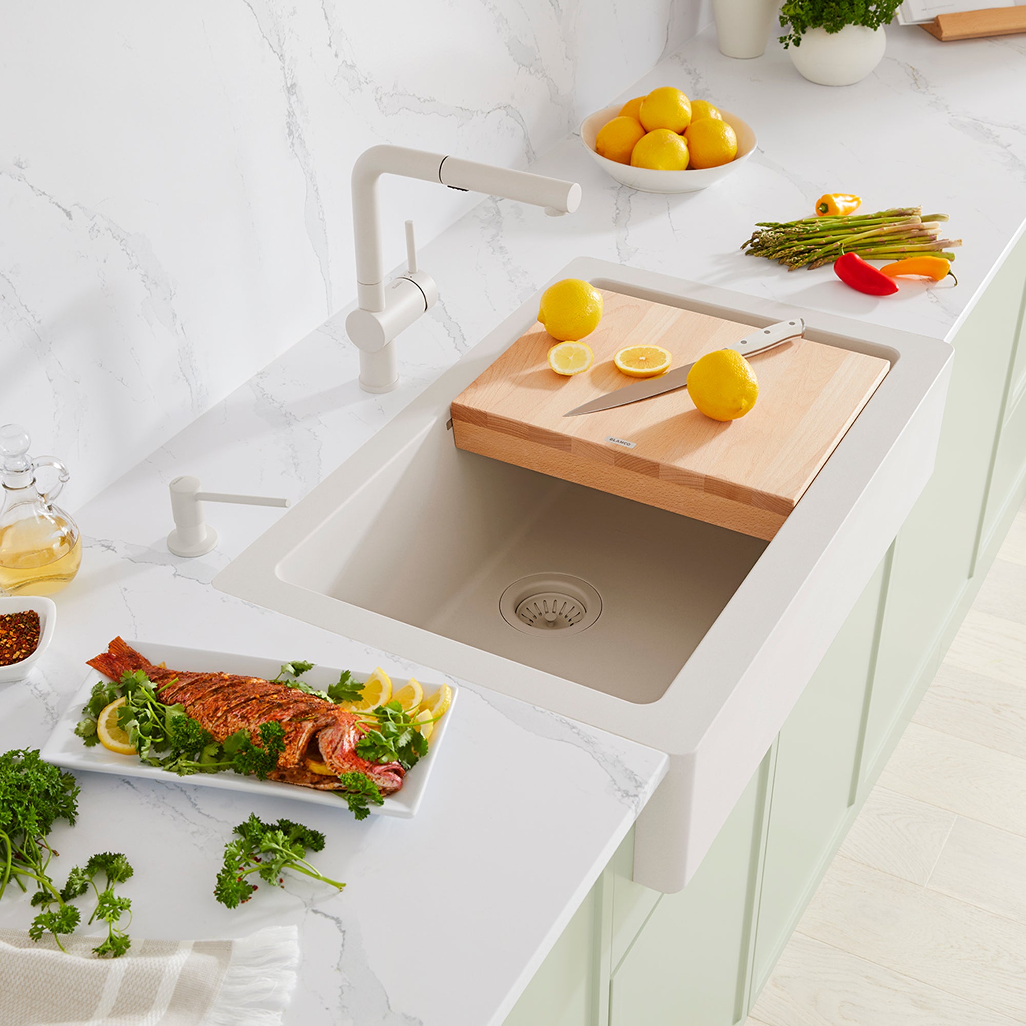 Blanco - 526963 - Linus Low Arc Pull-Out Dual-Spray Kitchen Faucet - Soft White - Beauty Shot 4