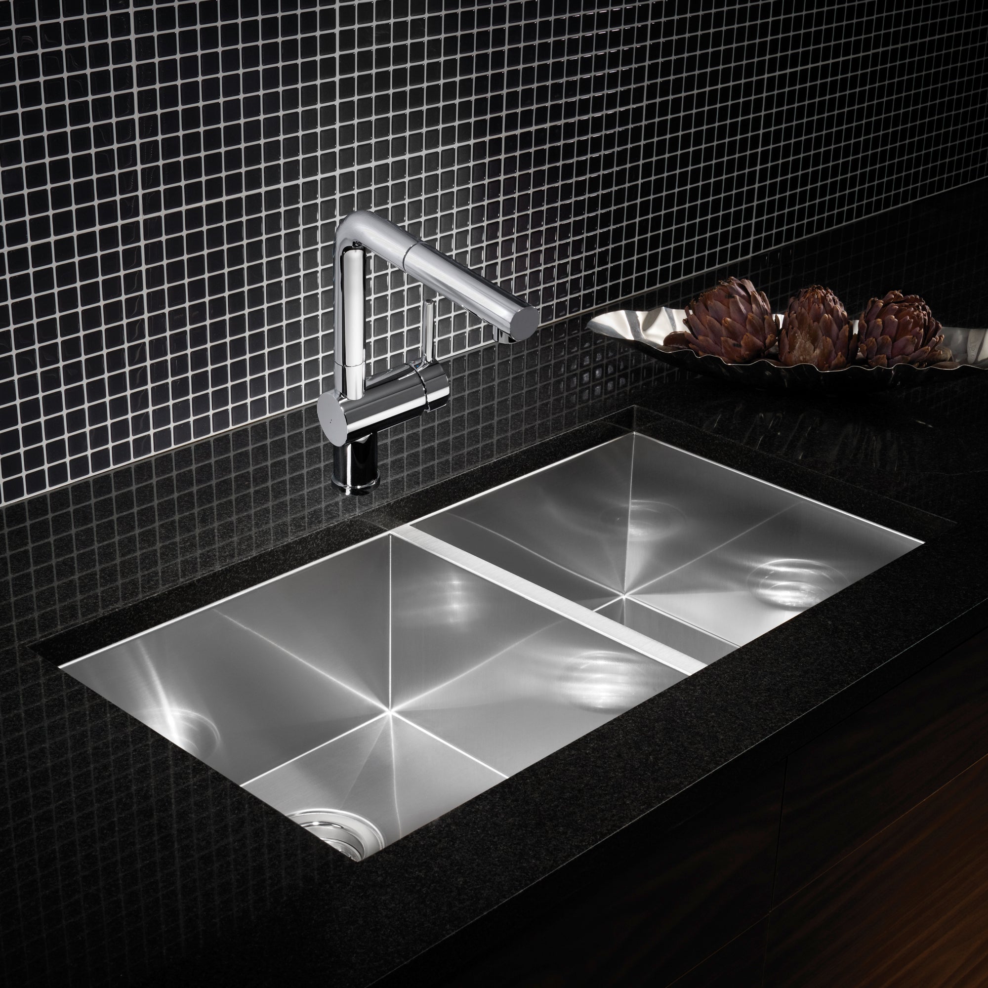 Blanco - 401244 - Quatrus R0 33" 60/40 Double Bowl Undermount Stainless Kitchen Sink - Satin Polish - Beauty Shot 2