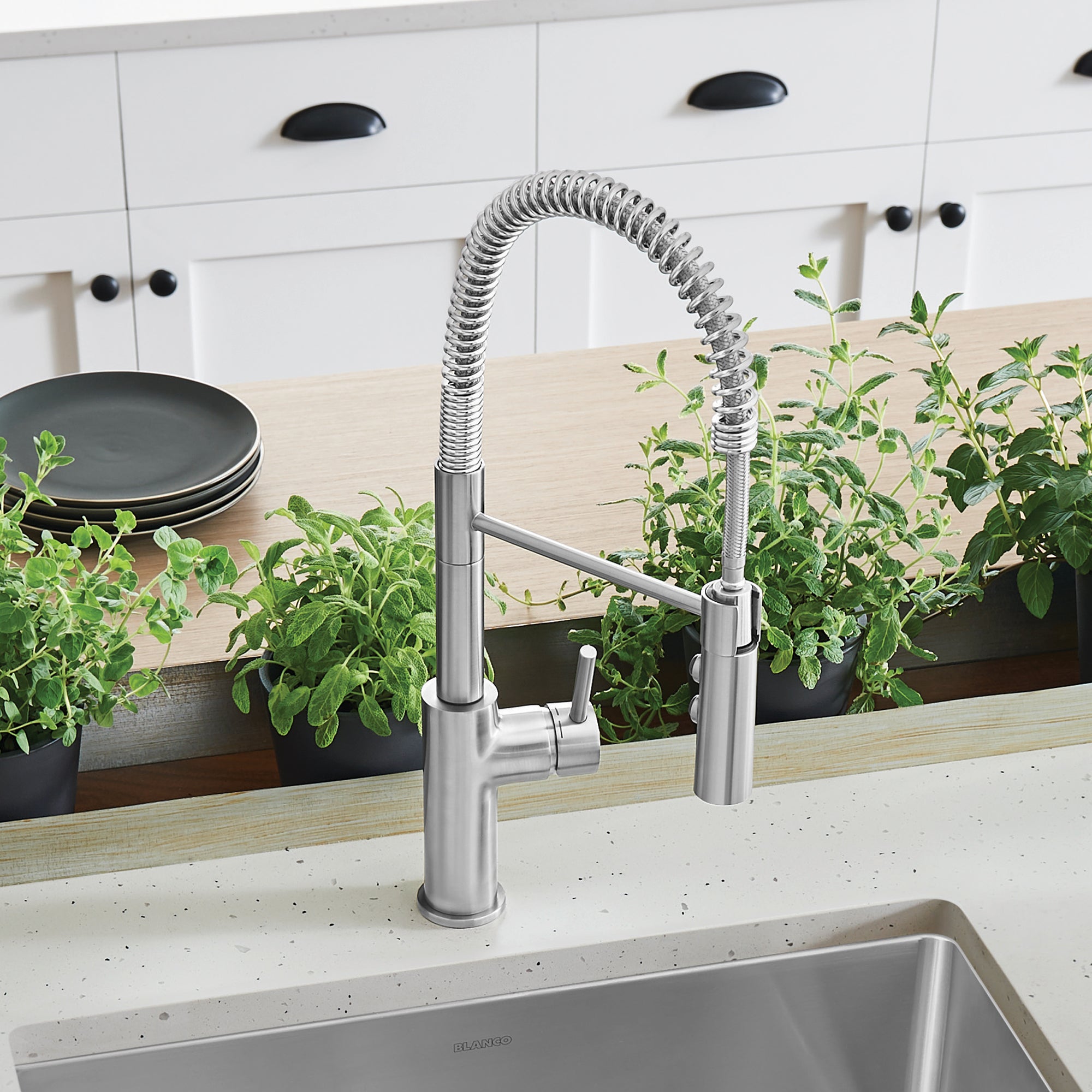 Blanco - 401918 - Catris Semi-Pro Pull-Down Dual-Spray Kitchen Faucet - PVD Steel - Beauty Shot 4